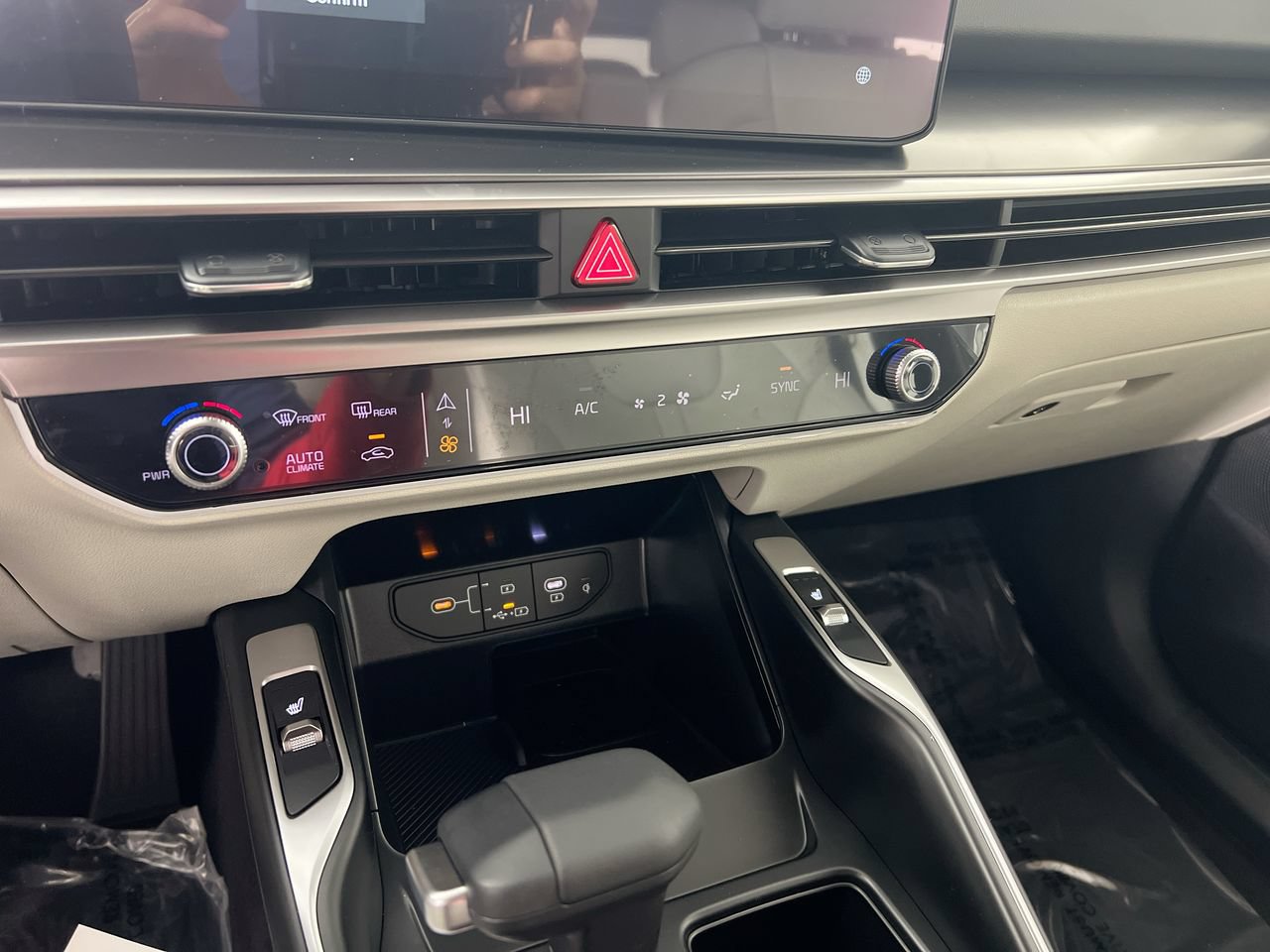 New 2026 Kia Sorento S w/ S Panoramic Sunroof Package FWD image 24