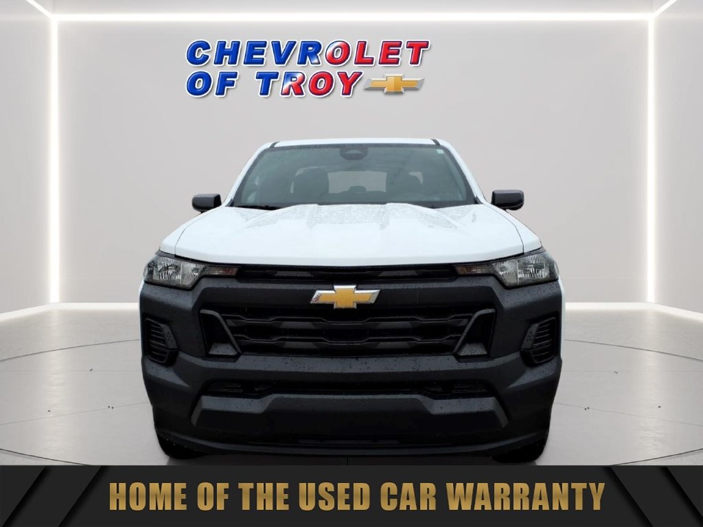 Used 2024 Chevrolet Colorado W/T RWD image 2