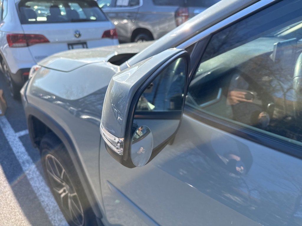 Used 2019 Toyota RAV4 XLE image 18