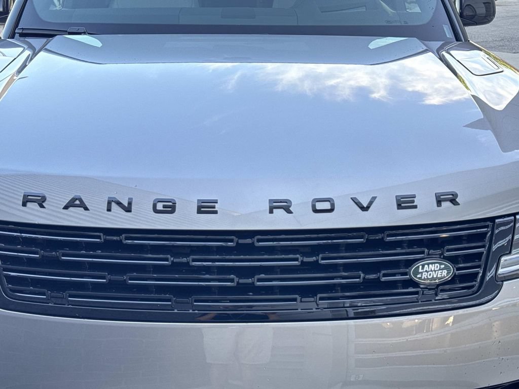 New 2026 Land Rover Range Rover Sport Dynamic SE AWD/4WD image 12