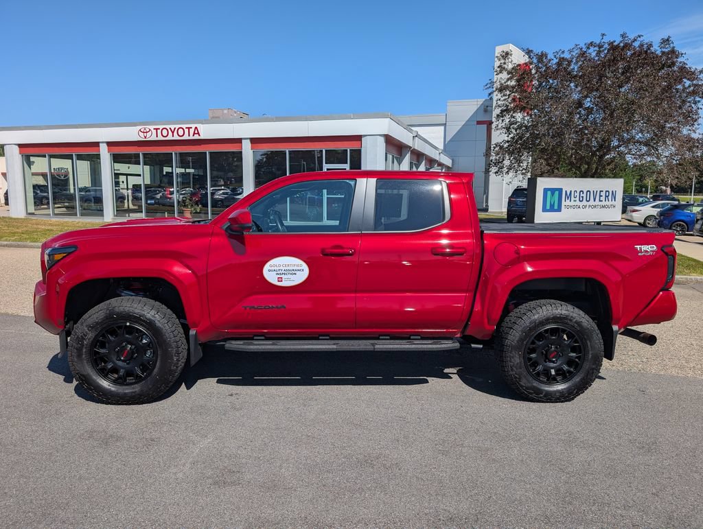 Used 2025 Toyota Tacoma TRD Sport AWD/4WD image 2