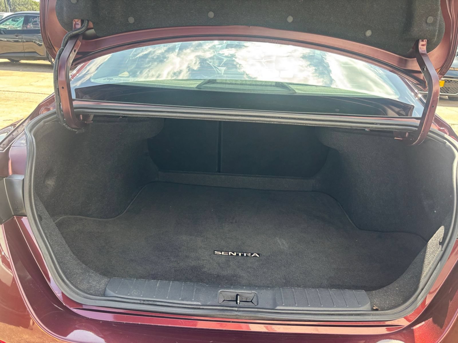 Used 2025 Nissan Sentra SV FWD image 29