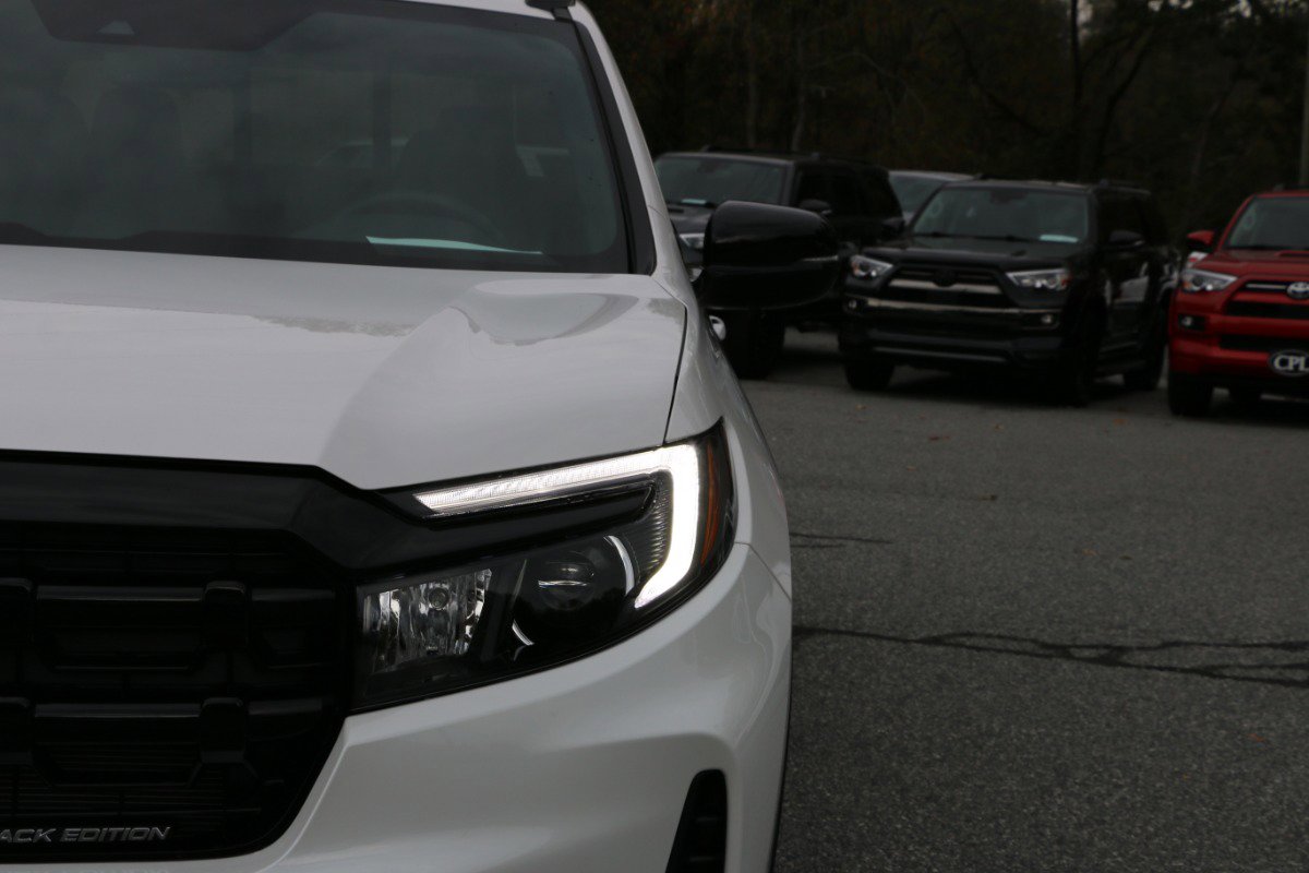 Used 2025 Honda Ridgeline Black Edition image 13