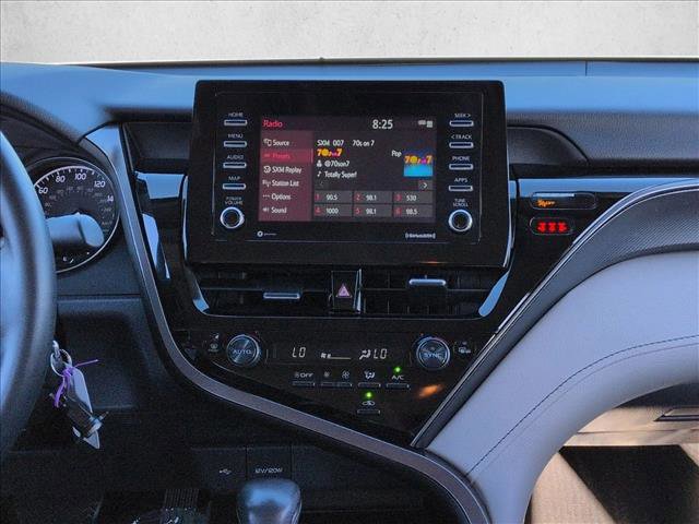 Used 2022 Toyota Camry SE w/ Carpet Mat Package (TMS) image 14