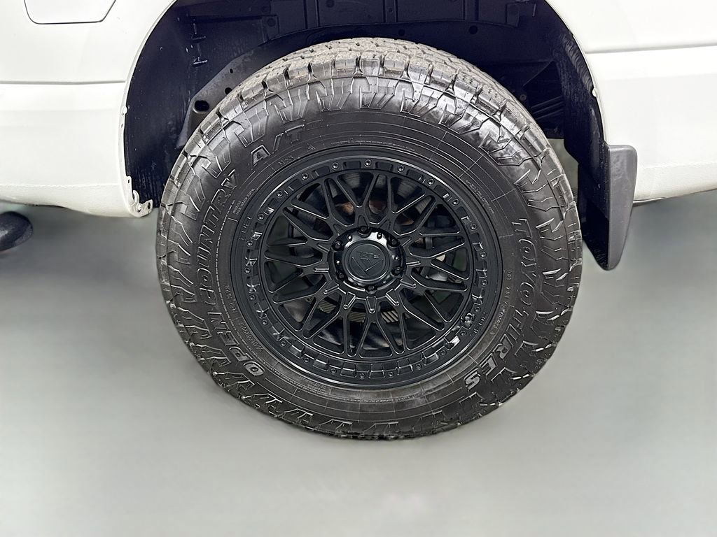 Used 2018 Nissan Titan SV w/ SV Convenience Package AWD/4WD image 33