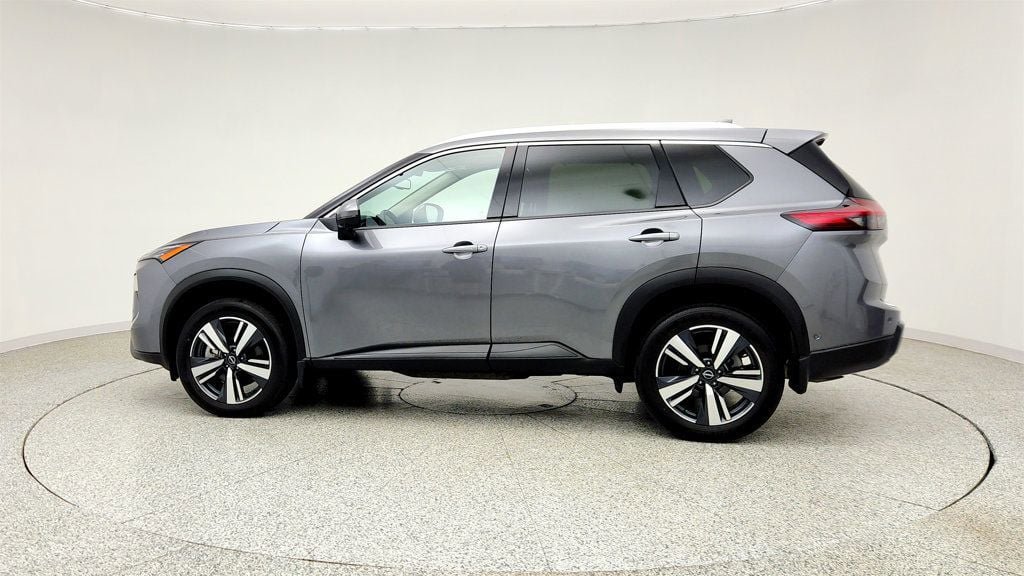 Used 2025 Nissan Rogue SL w/ Tech Package AWD/4WD image 8
