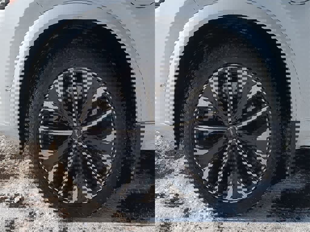 Certified 2025 Volvo XC90 T8 Ultra w/ Protection Package Premier image 13