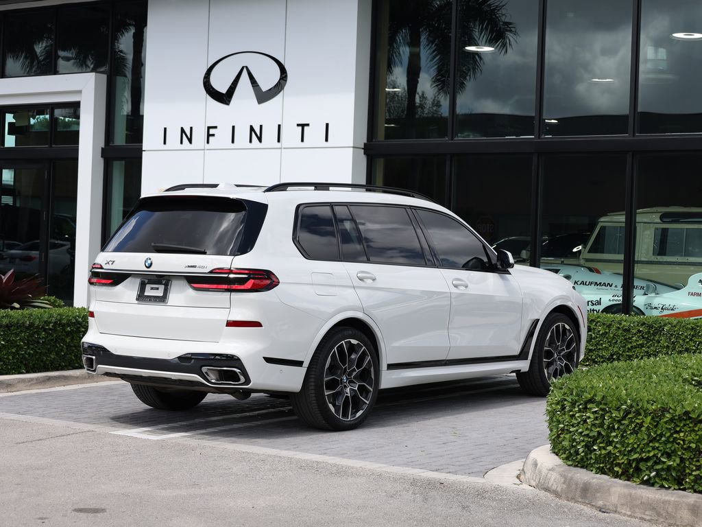 Used 2024 BMW X7 xDrive40i w/ M Sport Package image 4