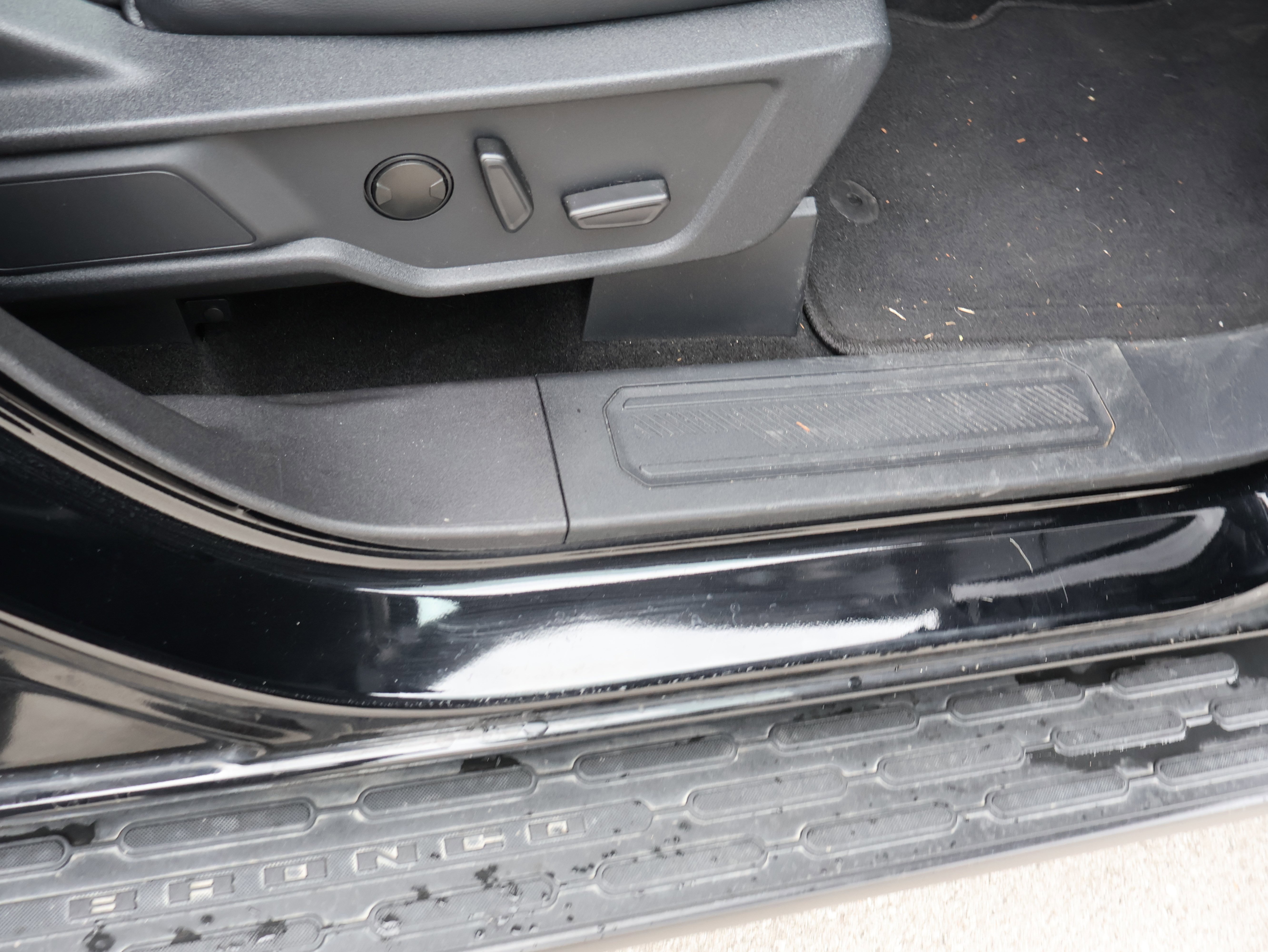 Used 2023 Ford Bronco Wildtrak image 10