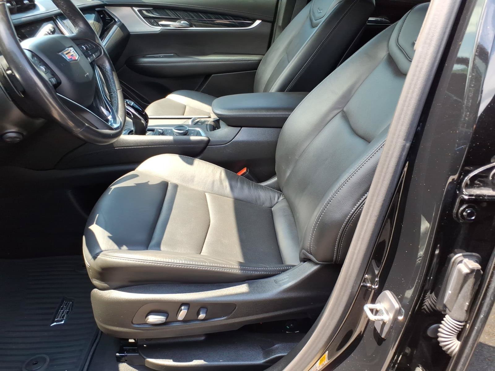 Certified 2023 Cadillac XT6 Premium Luxury w/ Technology Package AWD/4WD image 14
