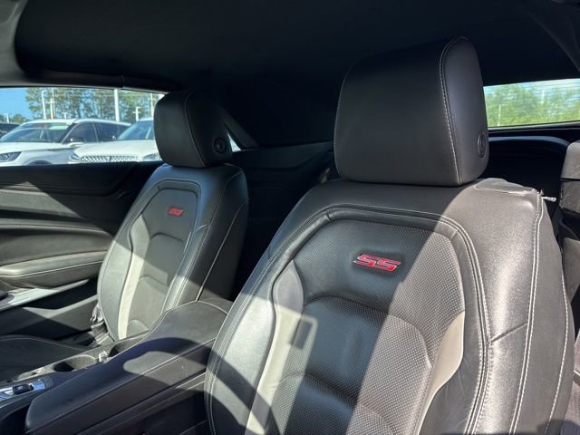 Used 2016 Chevrolet Camaro SS image 18