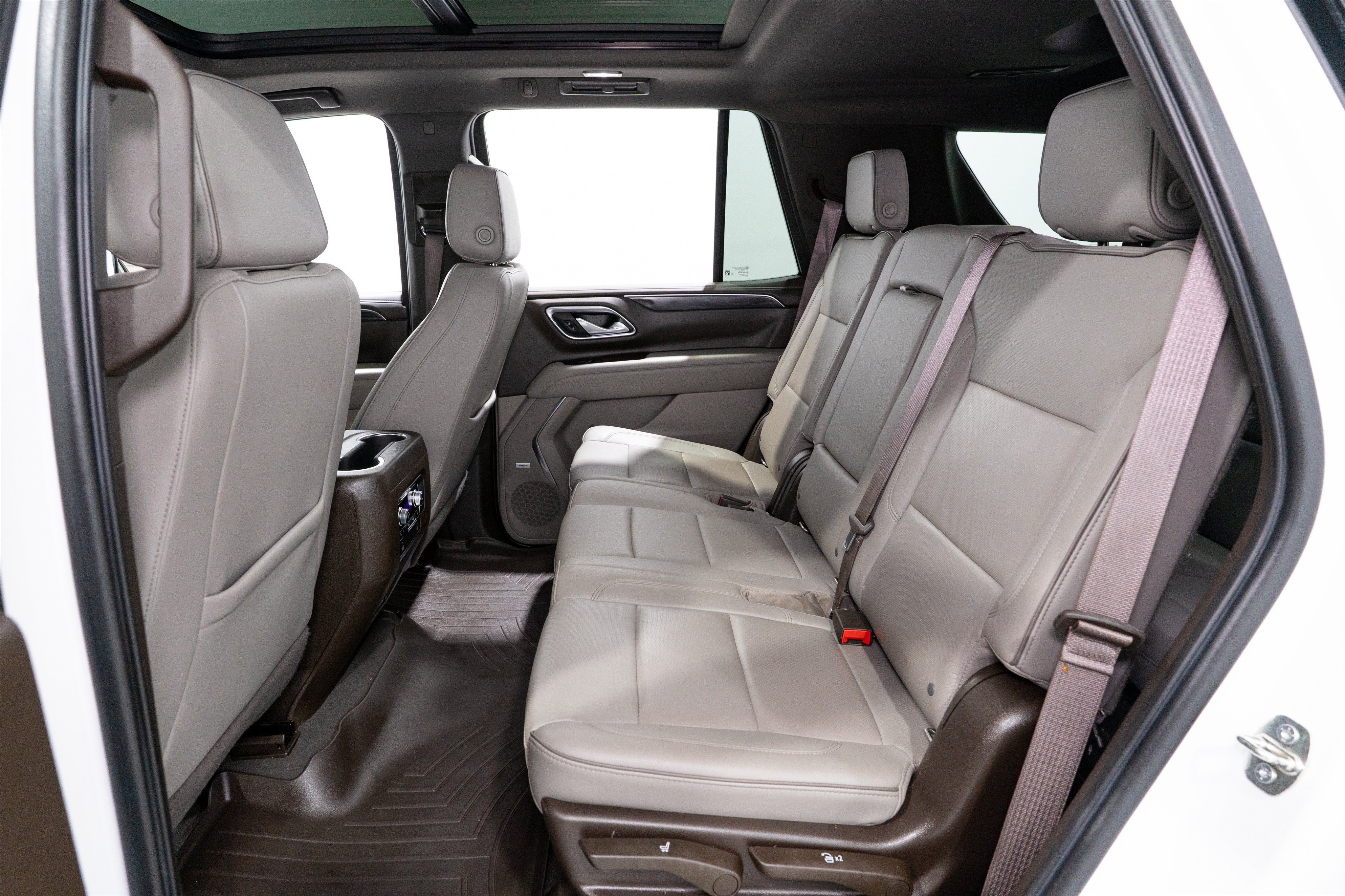 Used 2022 GMC Yukon SLT w/ SLT Premium Package AWD/4WD image 32