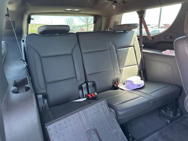 Used 2022 Chevrolet Suburban Z71 w/ Luxury Package image 17