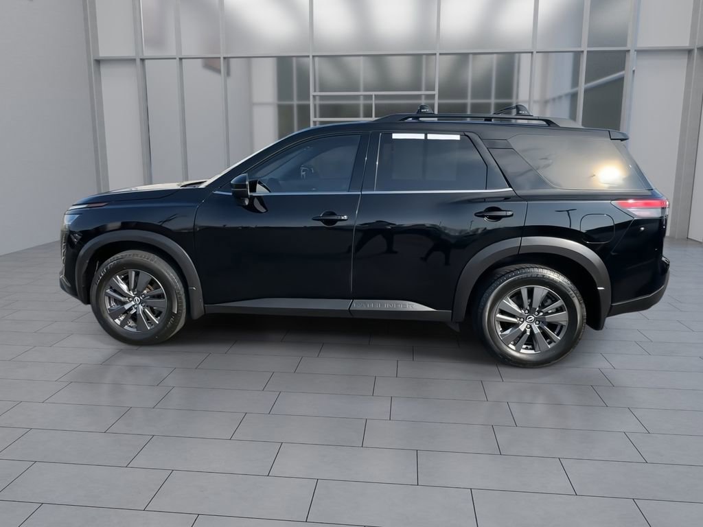 Used 2022 Nissan Pathfinder SV AWD/4WD image 5