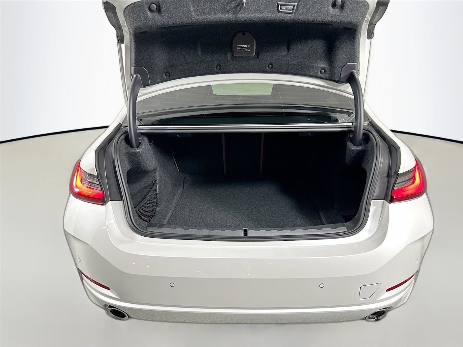 New 2025 BMW 330i Sedan w/ Premium Package RWD image 30