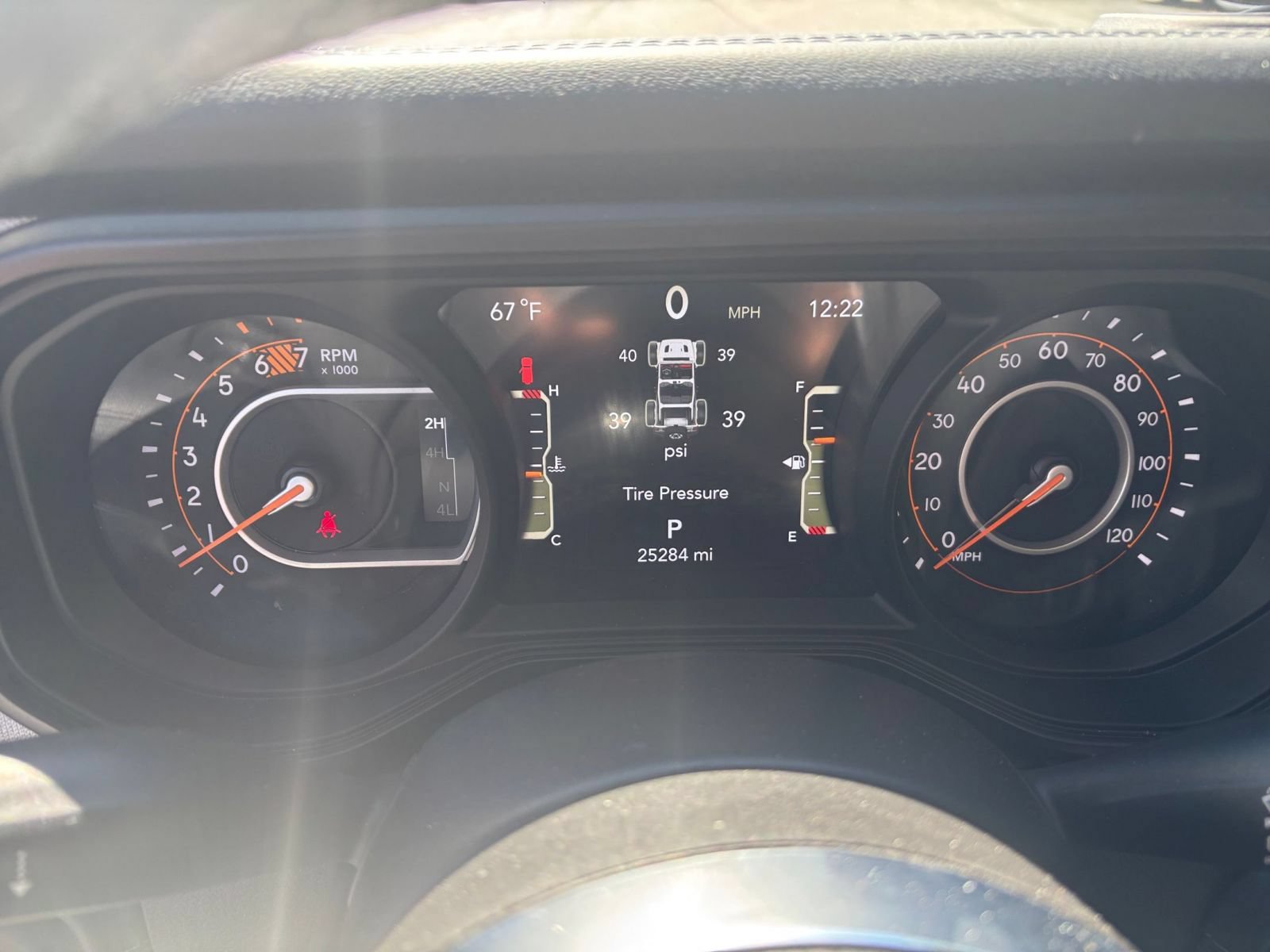 Used 2025 Jeep Wrangler Unlimited Sahara AWD/4WD image 36