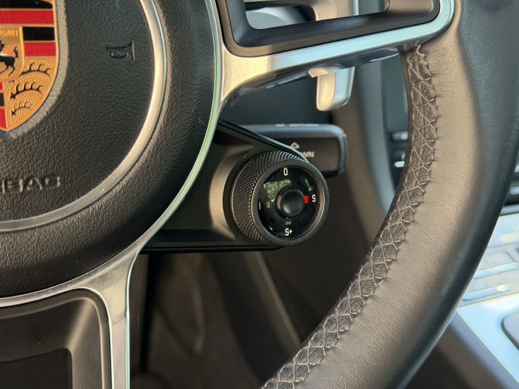 Used 2017 Porsche 911 Carrera RWD image 40