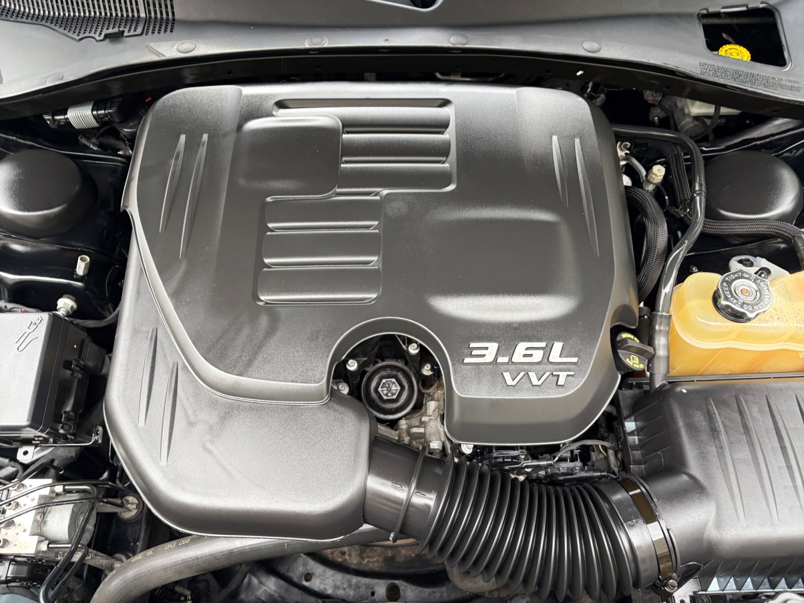 Used 2016 Chrysler 300 C AWD/4WD image 12