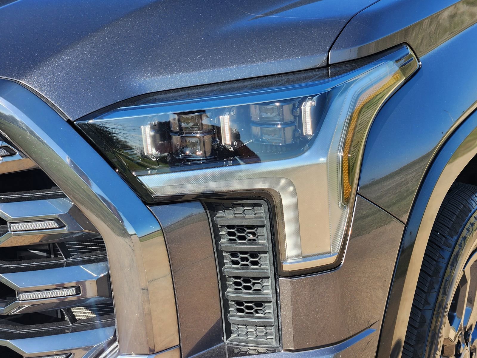 Used 2025 Toyota Tundra Platinum image 9
