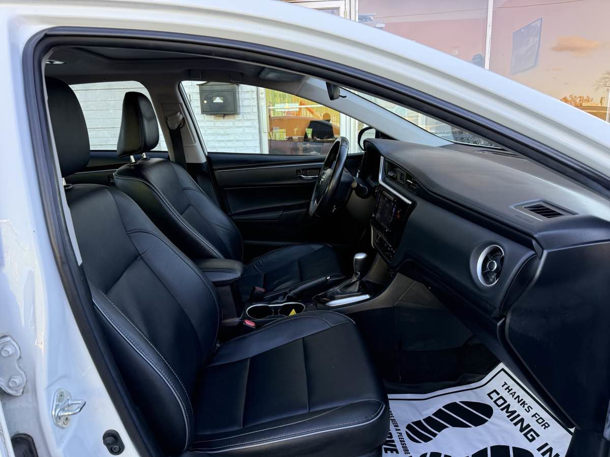 Used 2018 Toyota Corolla XLE image 10