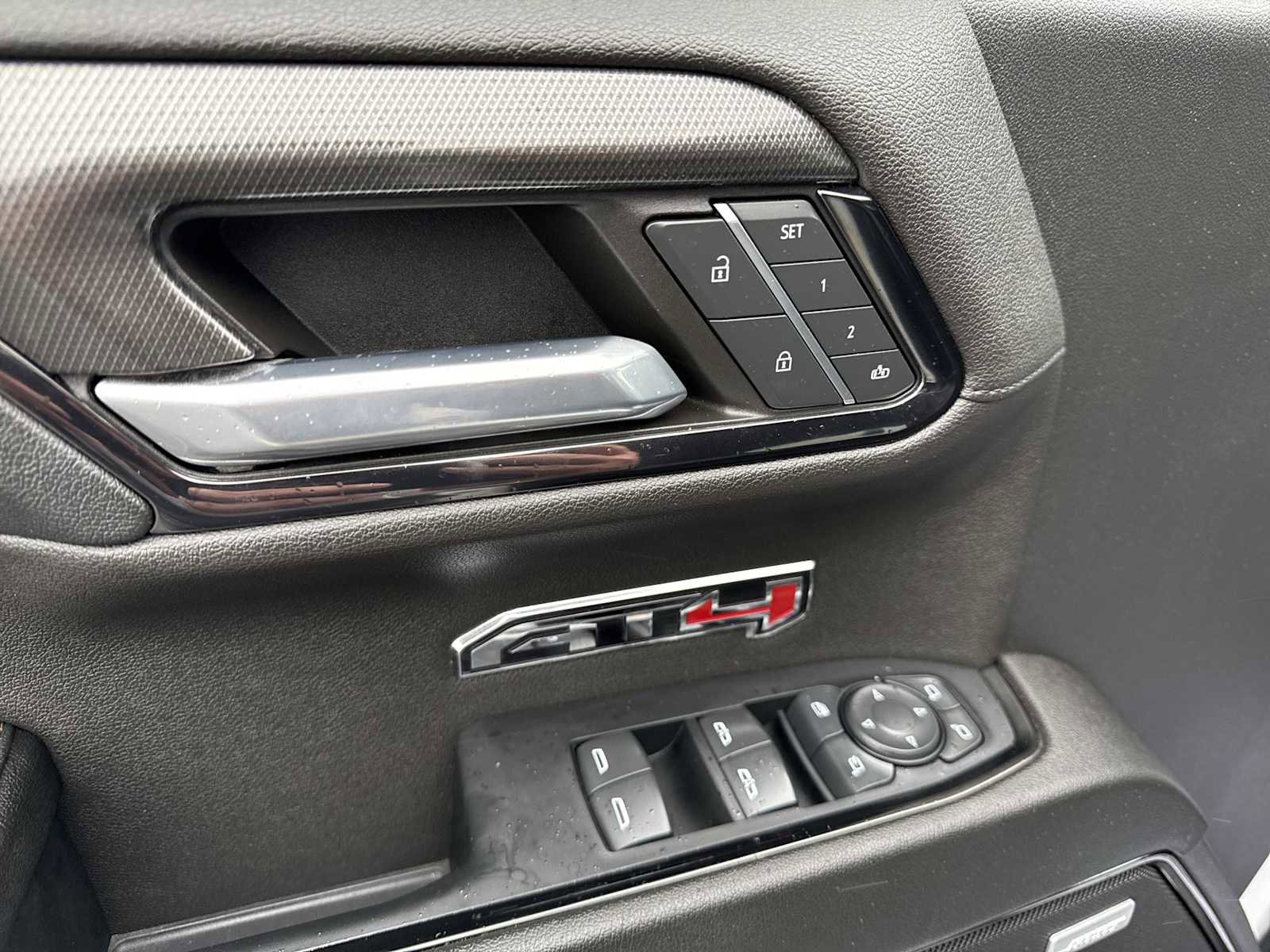 Used 2024 GMC Sierra 1500 AT4 w/ Technology Package AWD/4WD image 15
