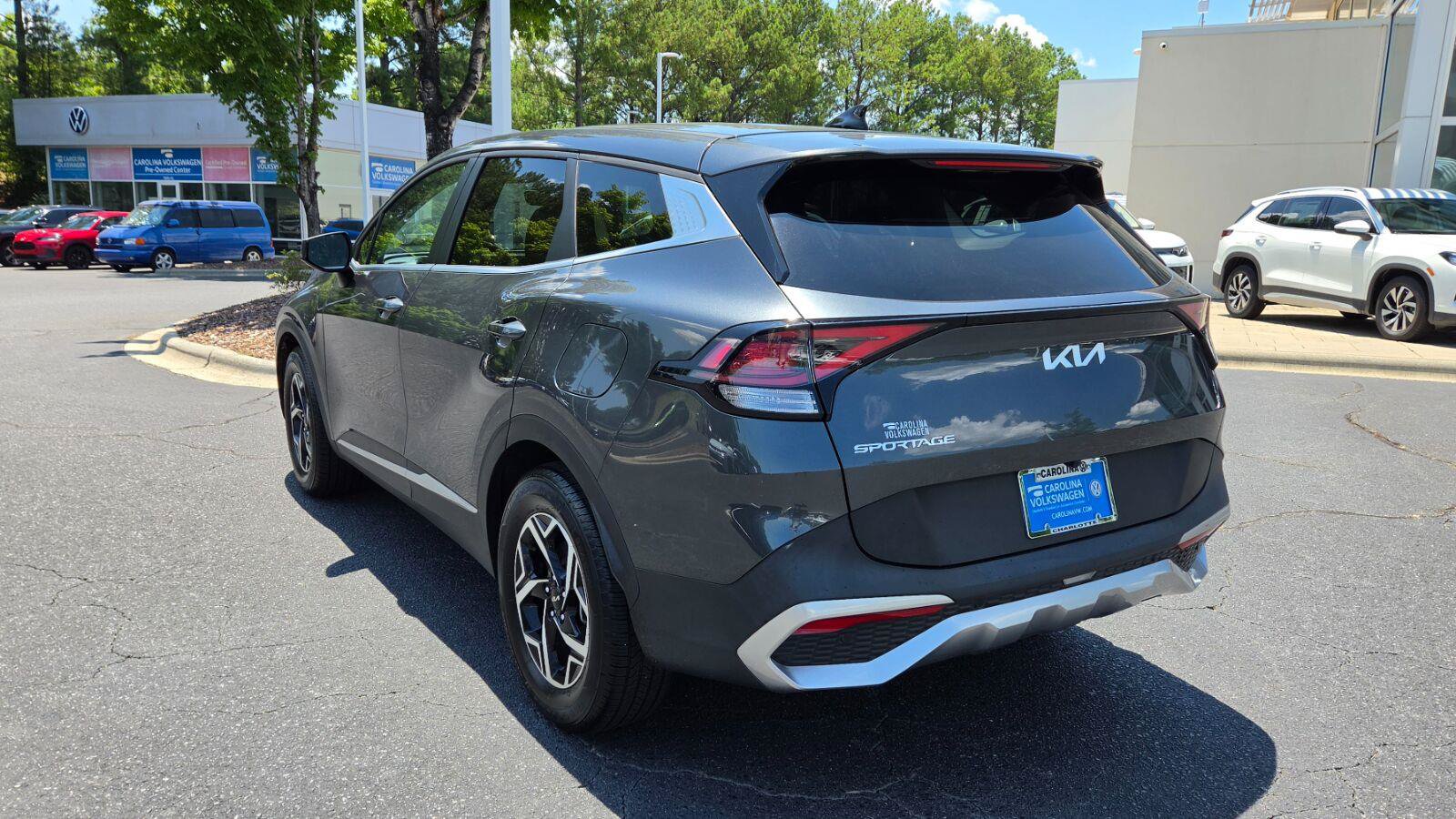 Used 2023 Kia Sportage LX FWD image 3