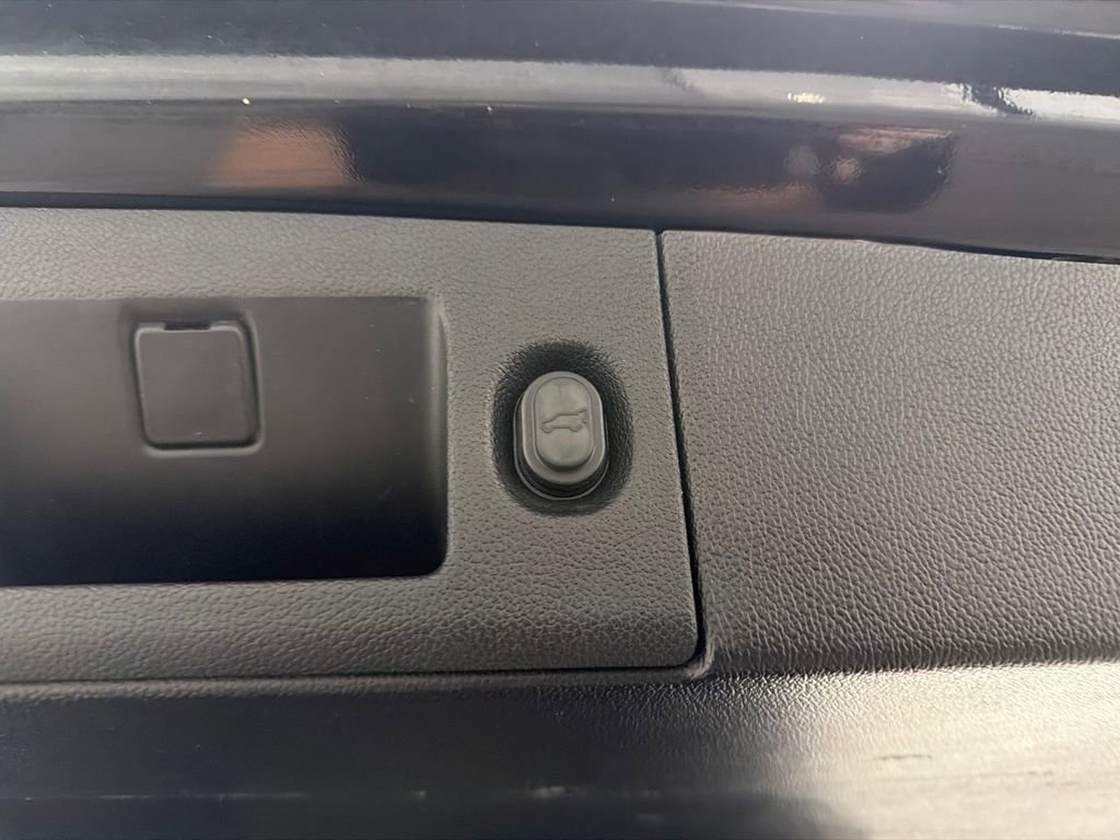 Used 2019 GMC Yukon Denali AWD/4WD image 20