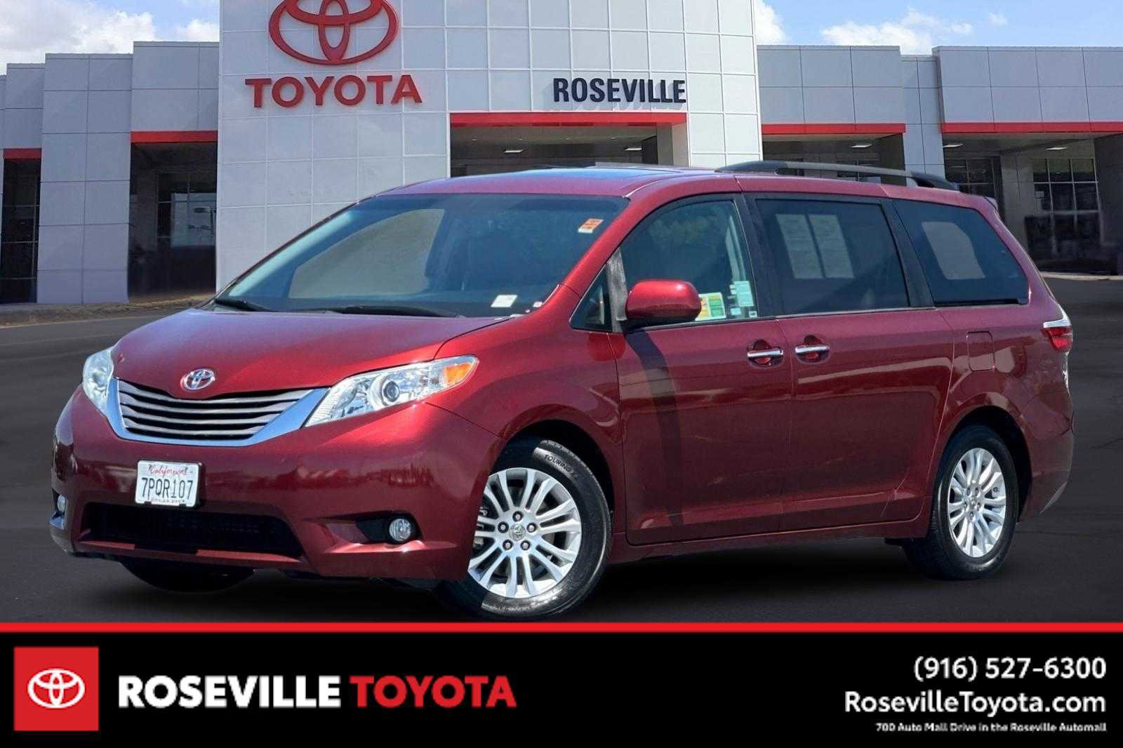 Used 2015 Toyota Sienna XLE w/ XLE Navigation Package FWD image 1