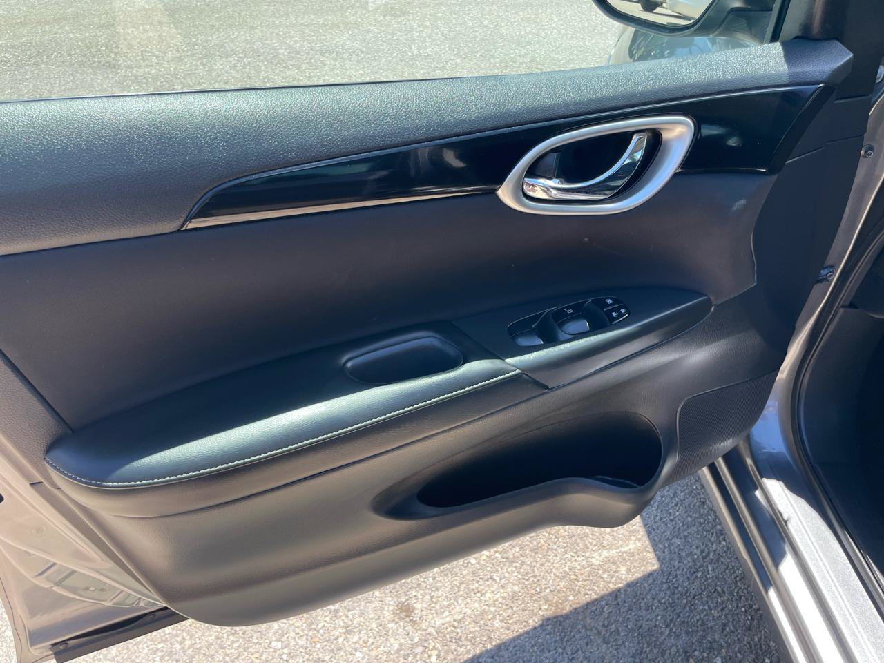 Used 2019 Nissan Sentra SV FWD image 28