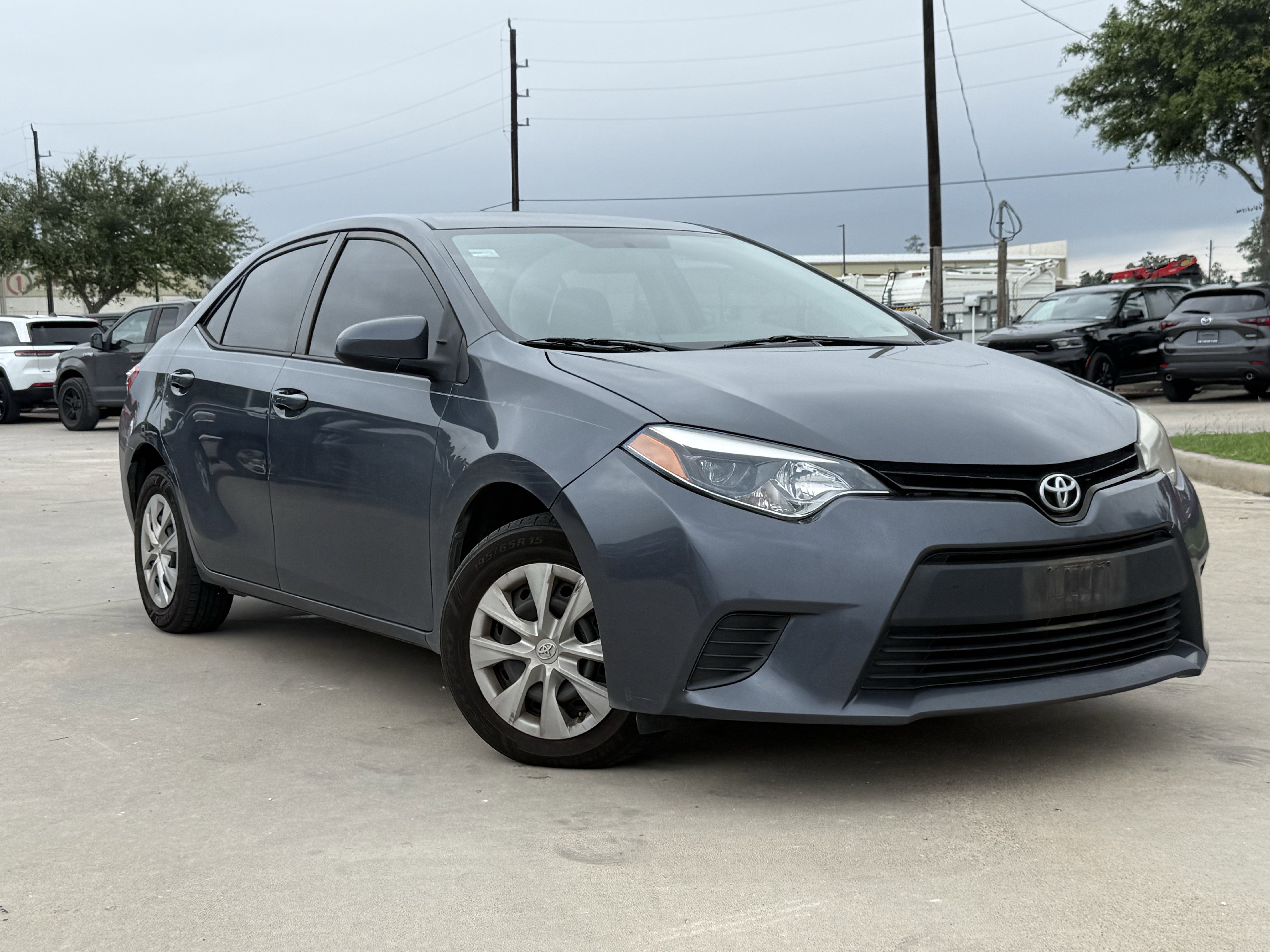 Used 2015 Toyota Corolla L FWD image 2