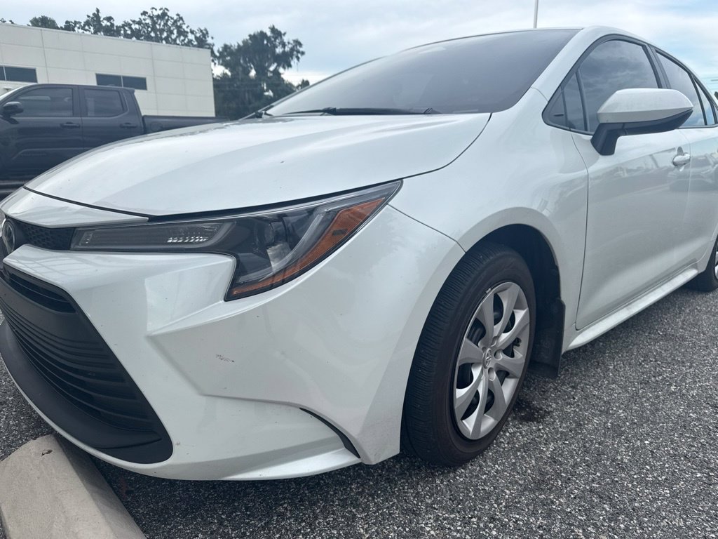 Used 2025 Toyota Corolla LE FWD image 1