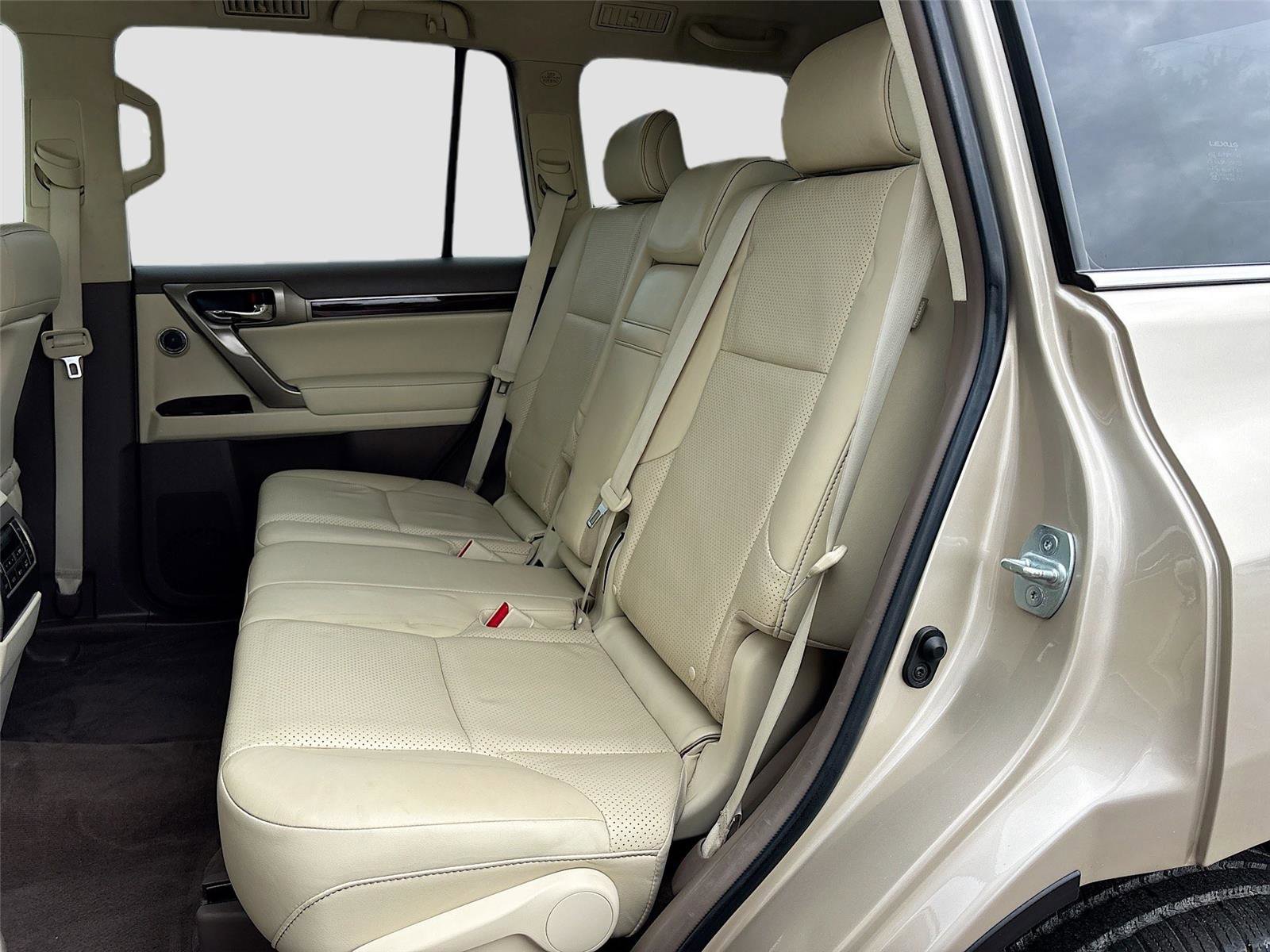 Used 2016 Lexus GX 460 Luxury w/ Preferred Accessory Package AWD/4WD image 25