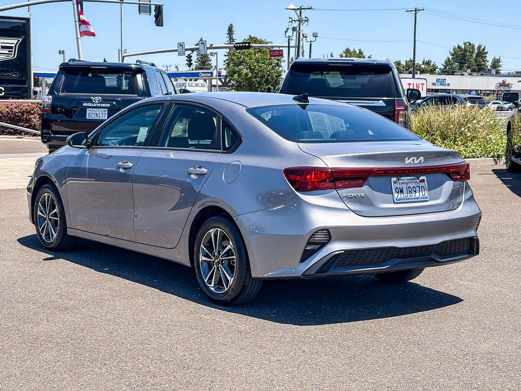 Used 2024 Kia Forte LXS w/ LXS Technology Package FWD image 2