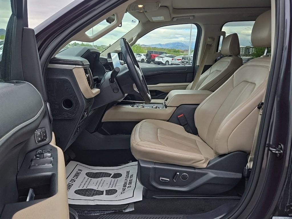 Used 2024 Ford Expedition Limited AWD/4WD image 18