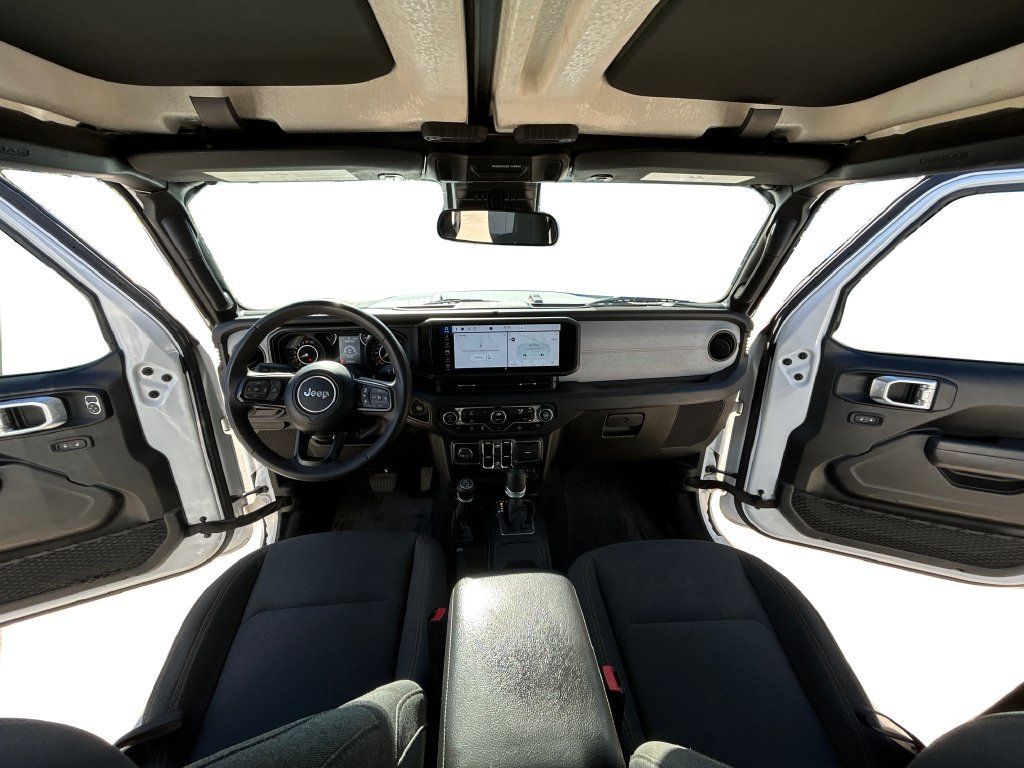 Used 2024 Jeep Gladiator Sport AWD/4WD image 12