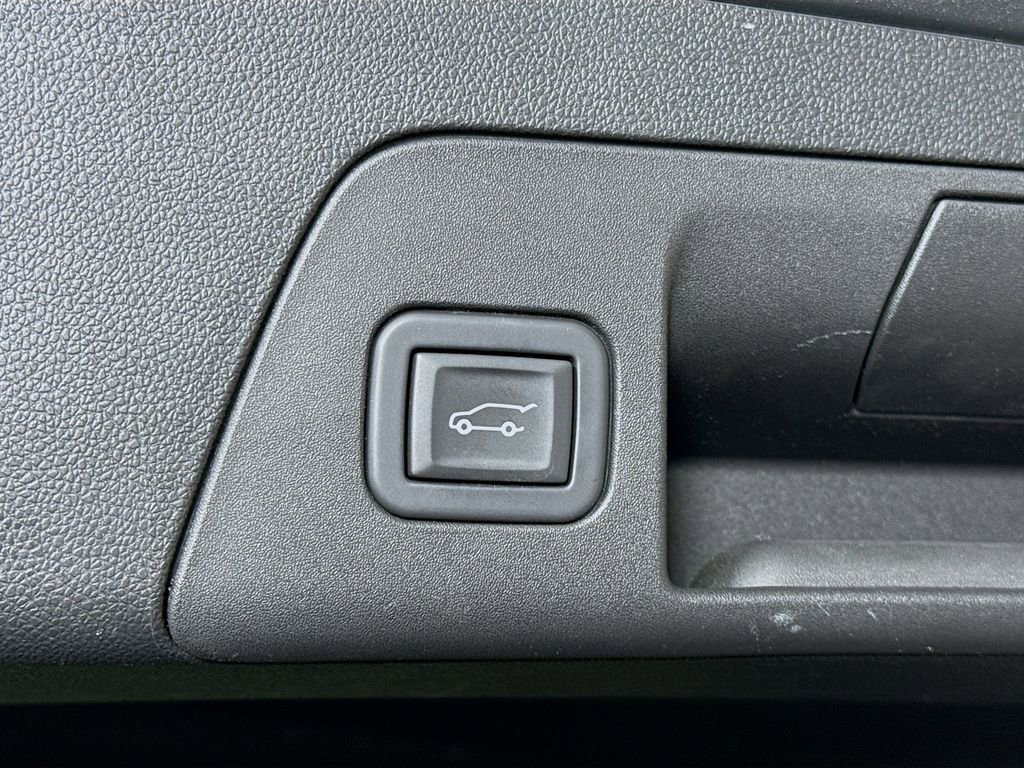 Used 2023 Buick Envision Avenir image 32