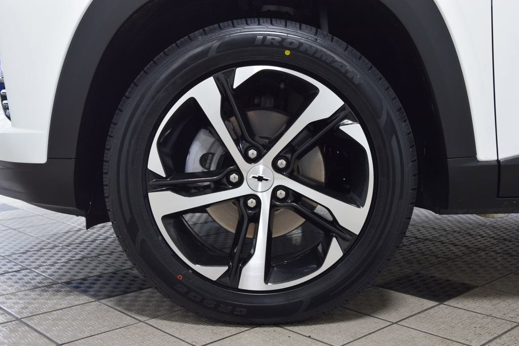 Used 2024 Chevrolet Trax RS FWD image 27