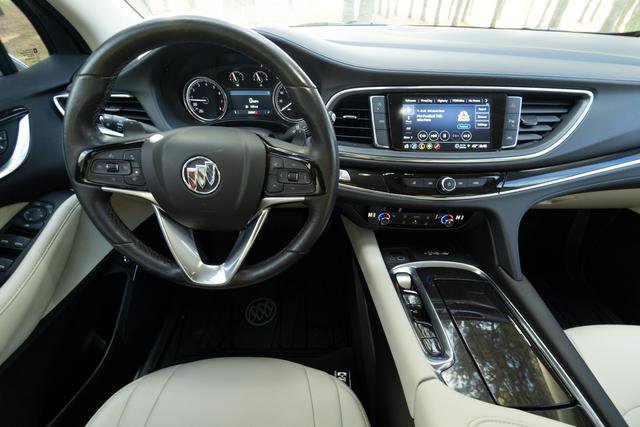 Used 2024 Buick Enclave Essence w/ Sport Touring Edition image 15