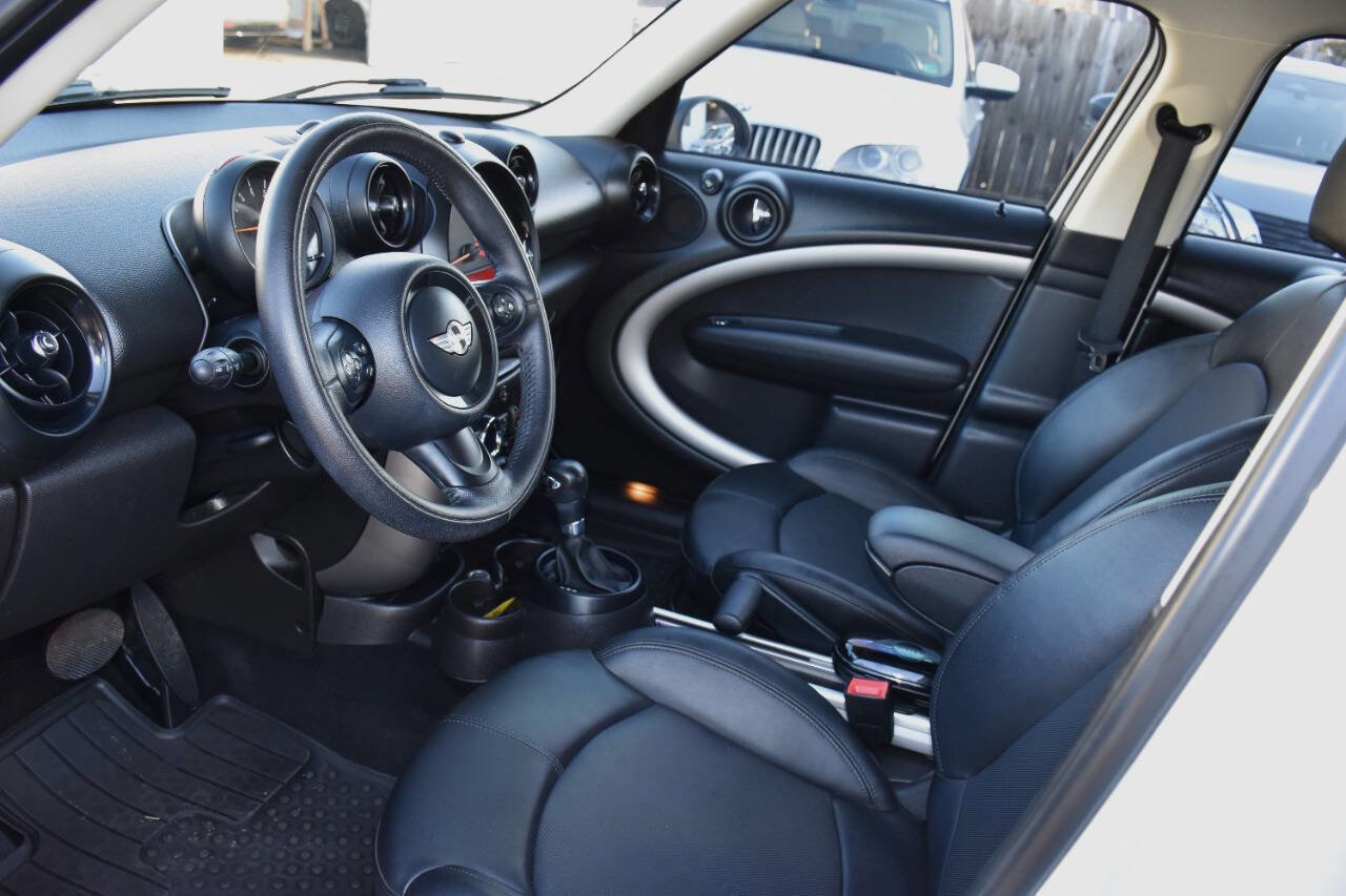 Used 2015 MINI Cooper Countryman Cooper 4dr Crossover image 12