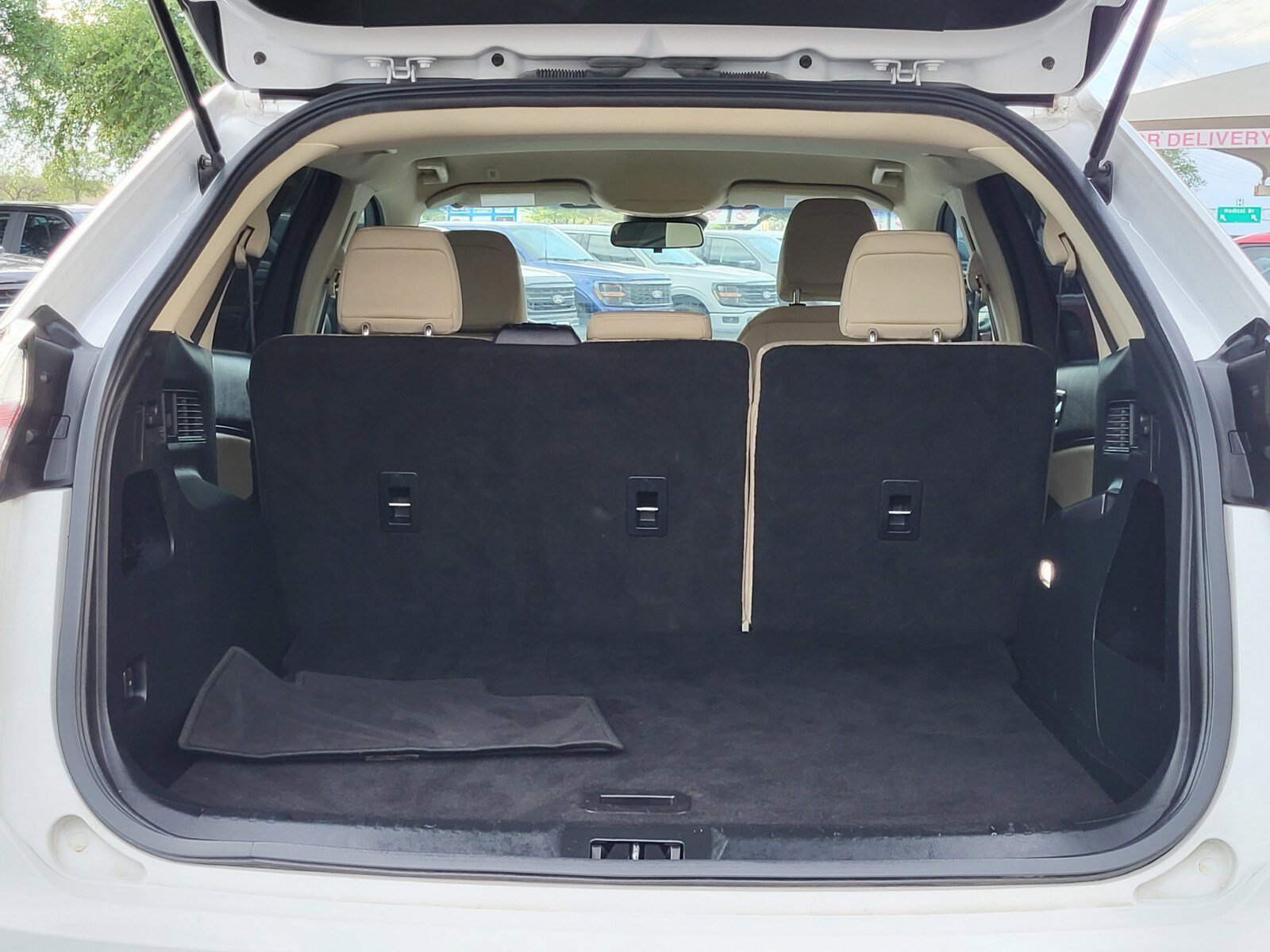 Certified 2020 Ford Edge SE image 30