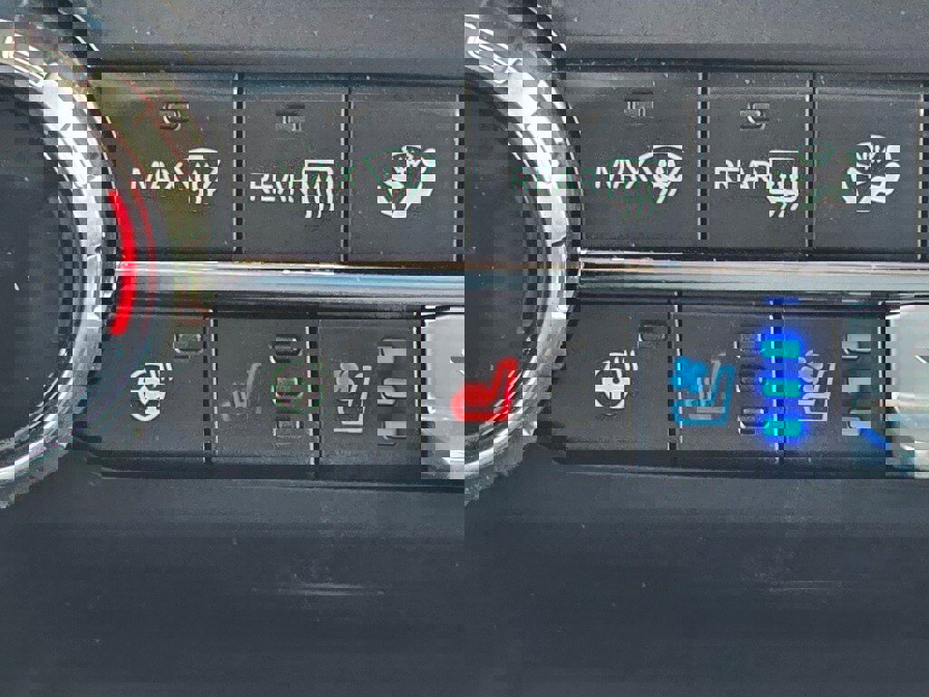 New 2026 Ford F350 Lariat w/ FX4 Off-Road Package image 14