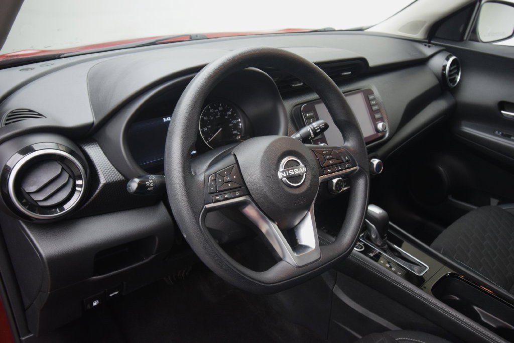 Used 2023 Nissan Kicks SV FWD image 11