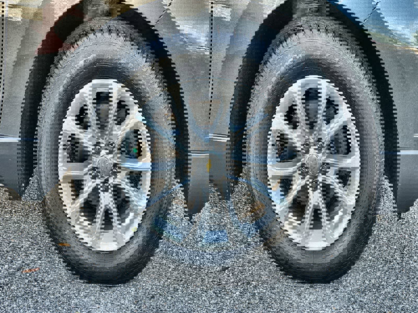 Used 2019 Chevrolet Equinox LS image 14