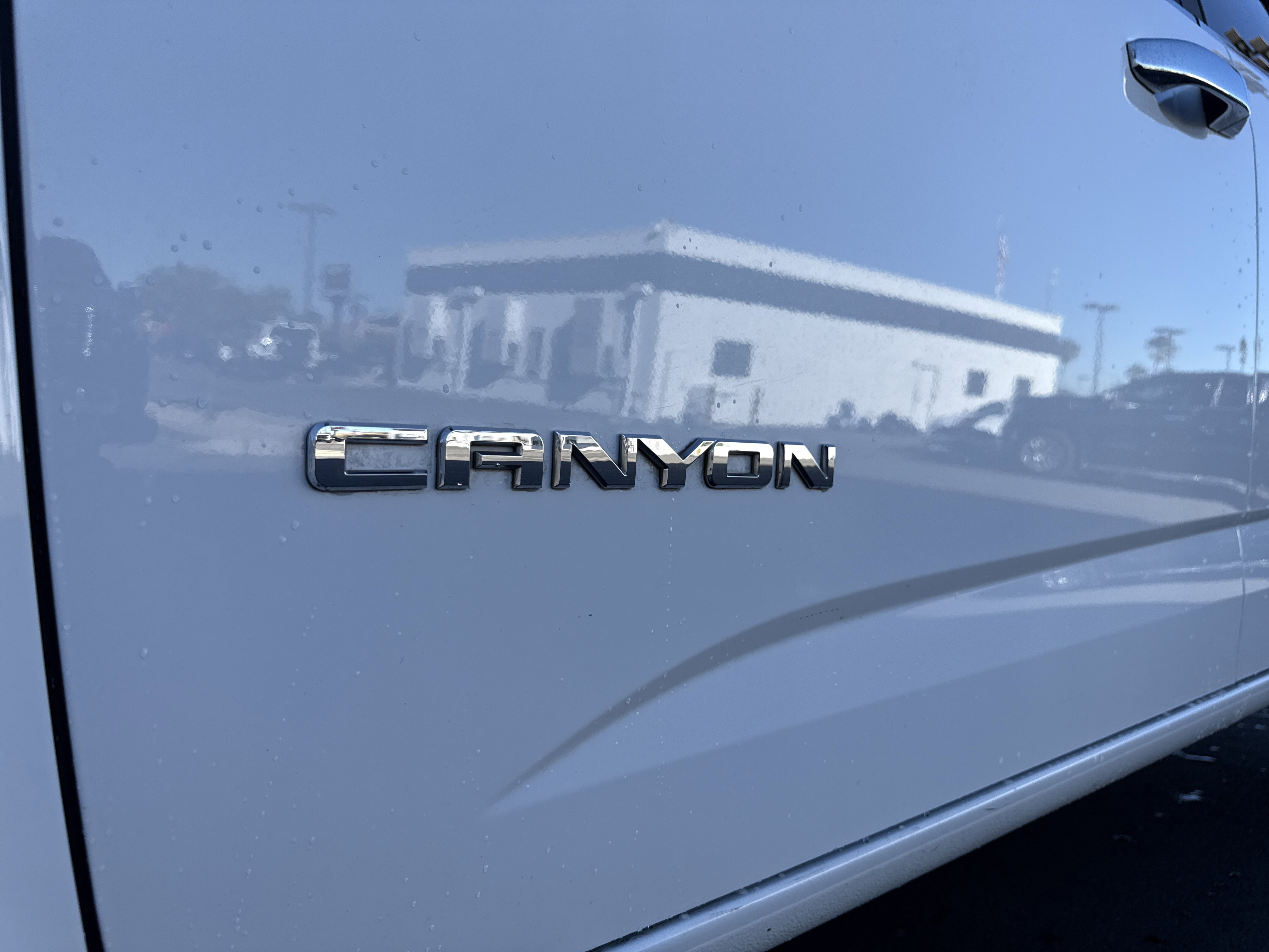 Used 2017 GMC Canyon SLT w/ Driver Alert Package image 6