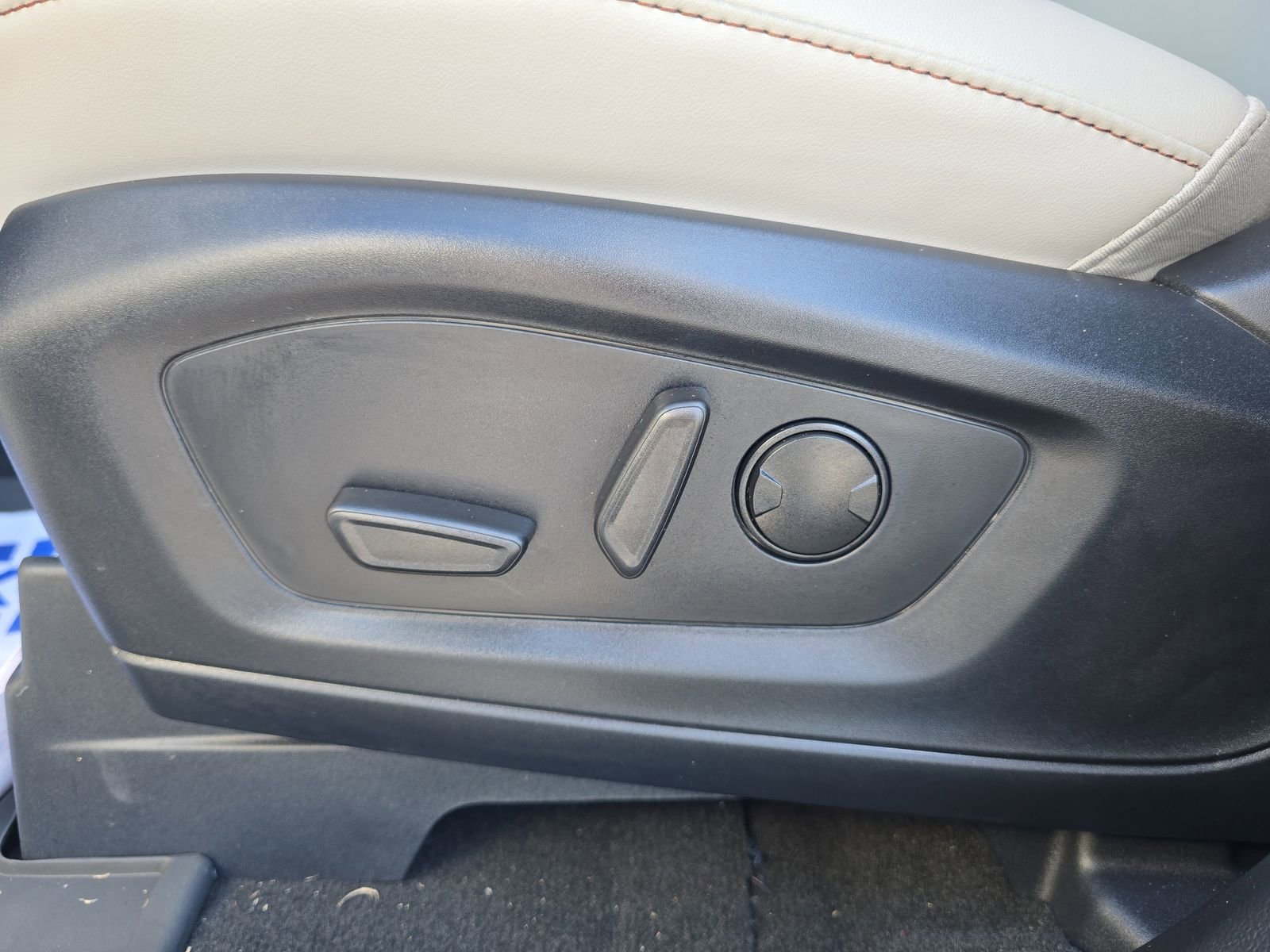 New 2026 Ford Explorer Active w/ Active Comfort Package RWD image 16