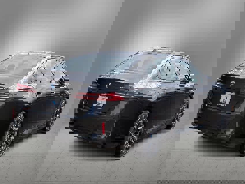 New 2025 BMW i5 xDrive40 w/ M Sport Package image 8