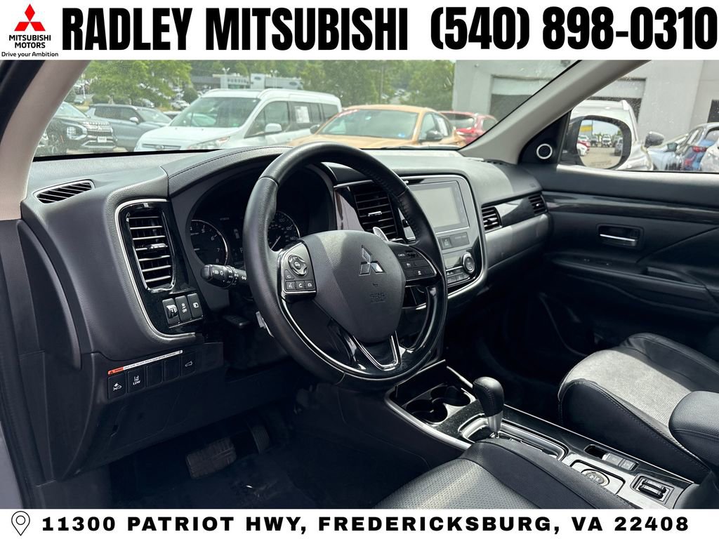Used 2017 Mitsubishi Outlander GT image 4