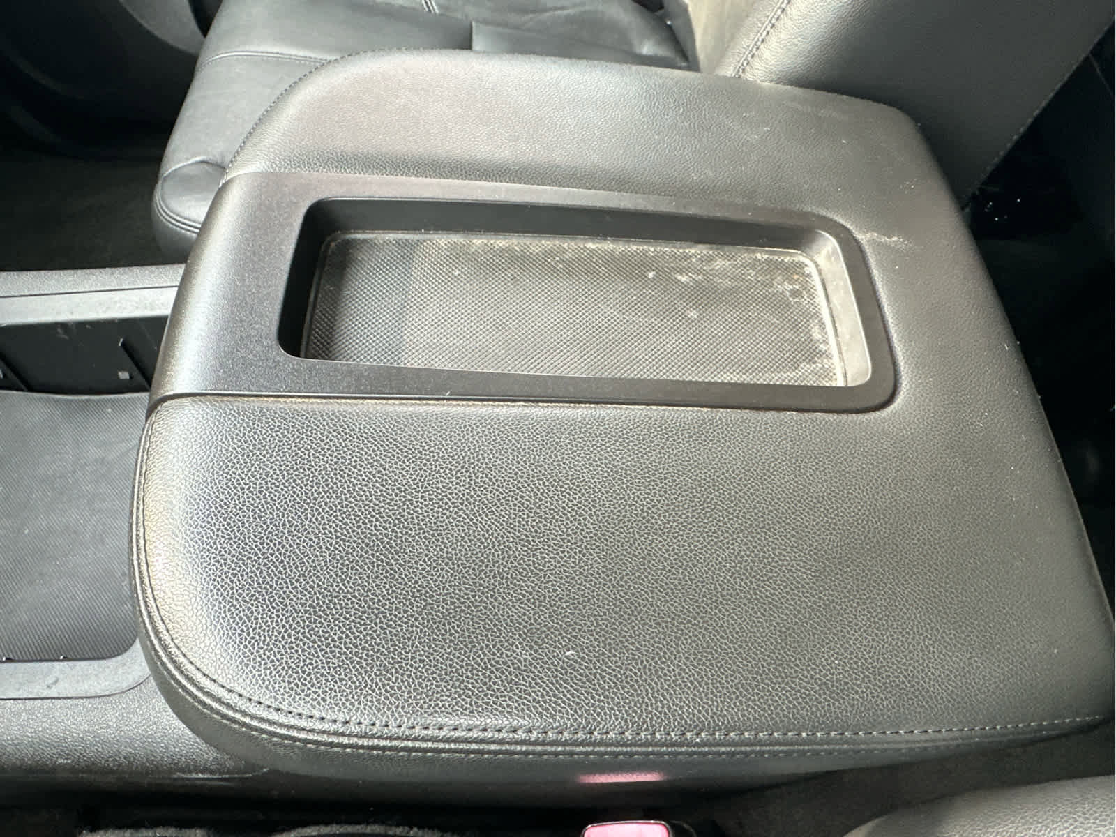 Used 2013 Chevrolet Avalanche LT image 32