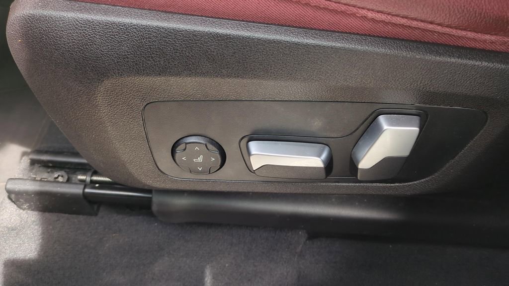 Used 2023 BMW X3 sDrive30i w/ M Sport Package image 16