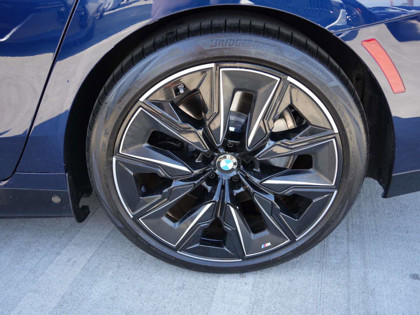 Used 2025 BMW i7 M70 image 6